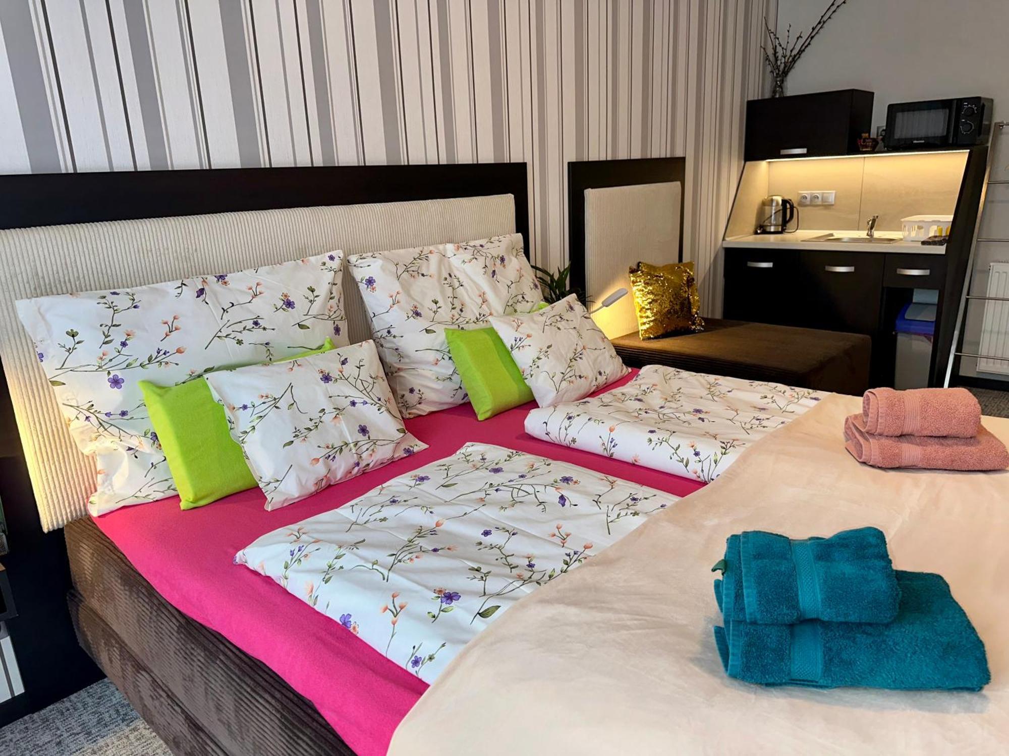 Privat Air - Pavcina Lehota Apartman Lipótszentmiklós Kültér fotó